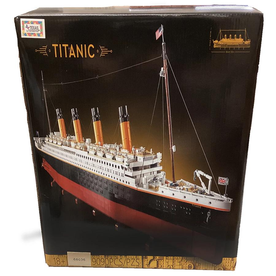Titanic Building Brick Model Kit — 9,090 Pieces