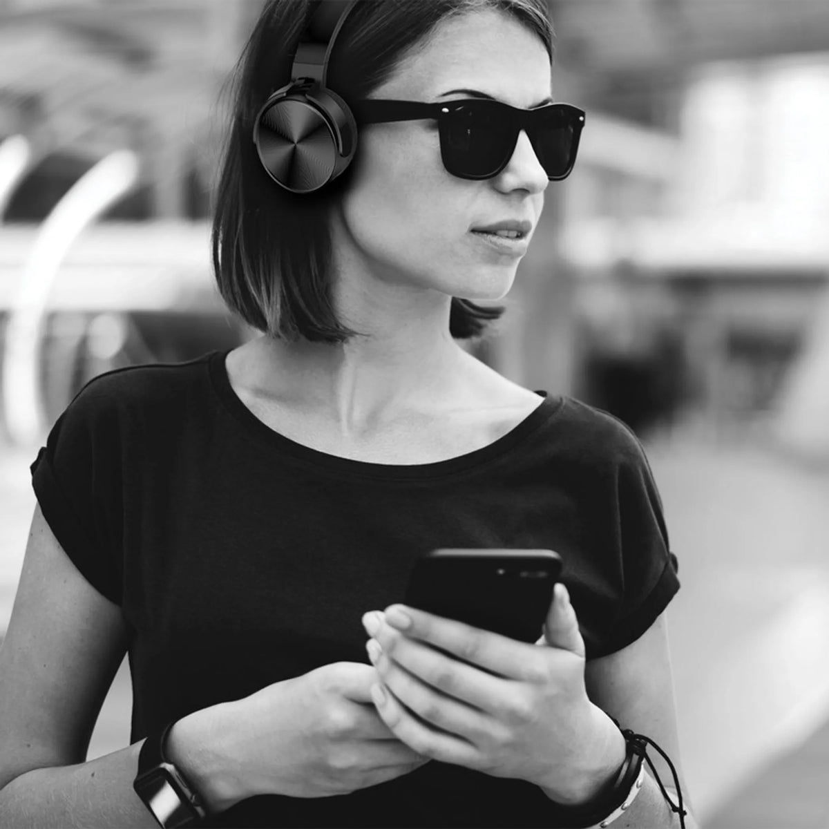 Black Folding Bluetooth Headphones