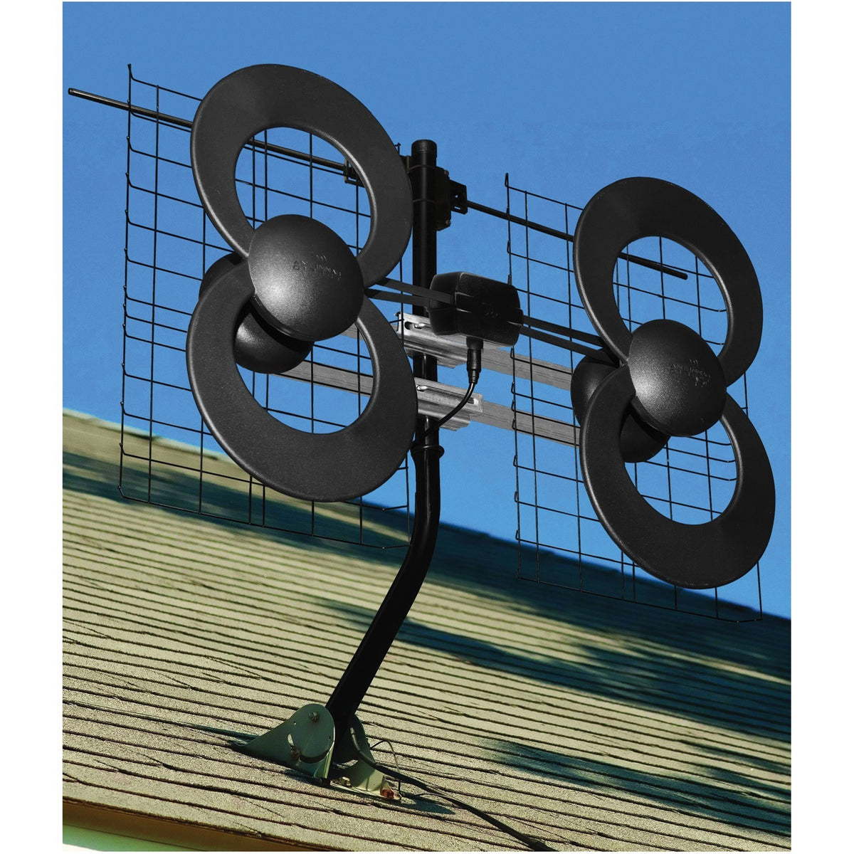Antennas Direct C4-V-CJM ClearStream 4V Extreme Range Indoor/Outdoor HDTV Antenna