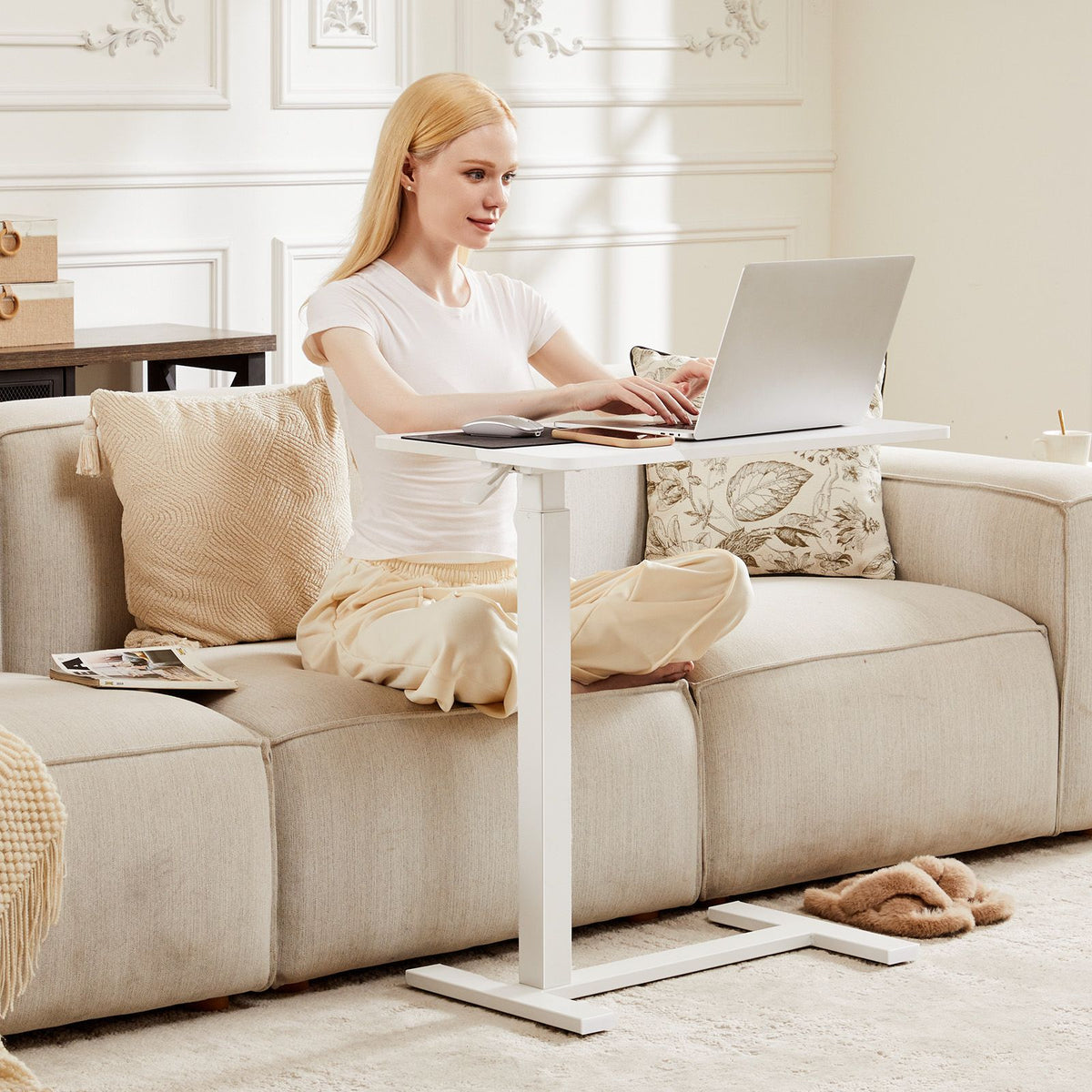 Adjustable mobile bed table, computer desk, mobile standing table